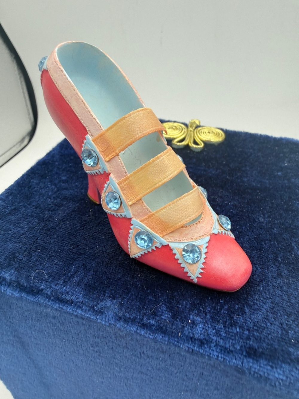 Miniature shoe collection Ashton Drake Sassy Cabaret shoe ornament 3x2”